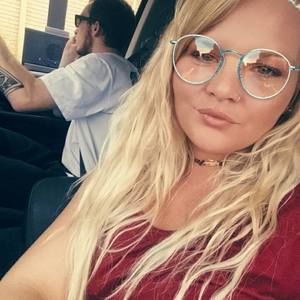 Meet your Posher, Courtney